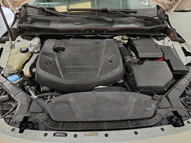 Volvo V40 2.0D · Ano 2016