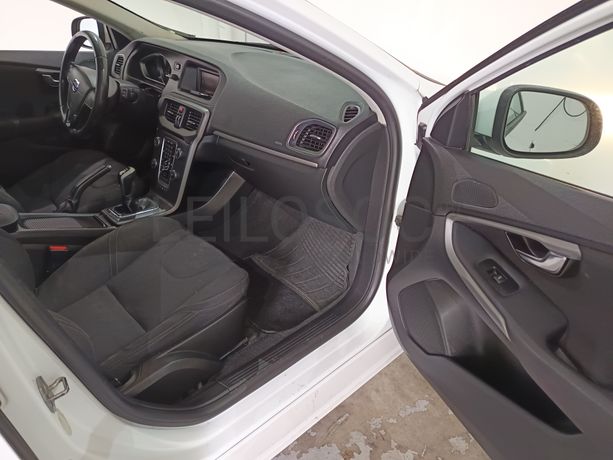 Volvo V40 2.0D · Ano 2016