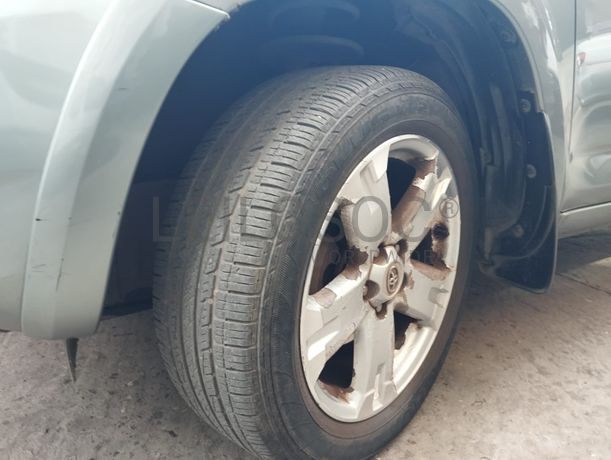 Toyota RAV4 2.5m · Ano 2006