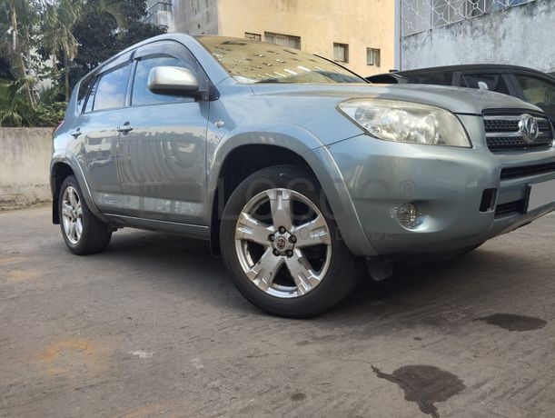 Toyota RAV4 2.5m · Ano 2006