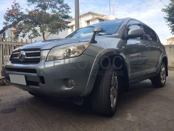 Toyota RAV4 2.5m · Ano 2006