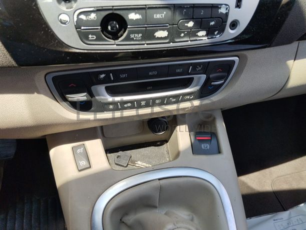 Renault Grand Scénic 1.5 DCI · Ano 2012