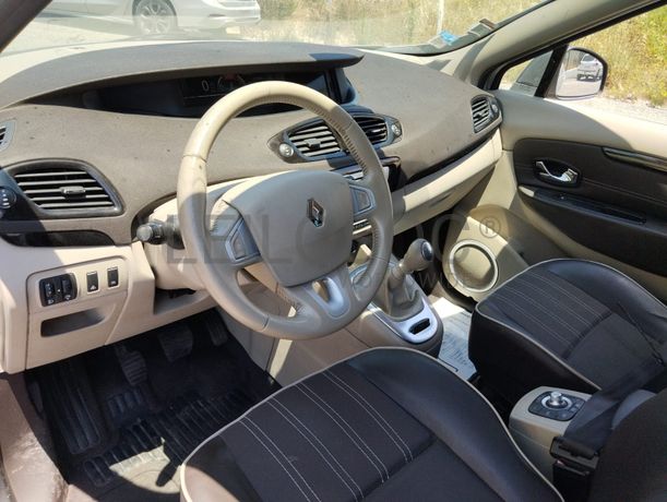 Renault Grand Scénic 1.5 DCI · Ano 2012