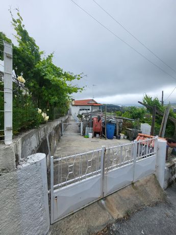 Moradia c/ Terreno · Gove, Baião