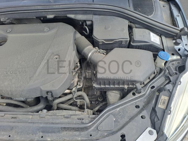 Volvo XC60 D4 · Ano 2016