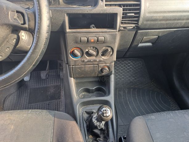 Opel Zafira 1.6 · 7 Lugares · Ano 2001