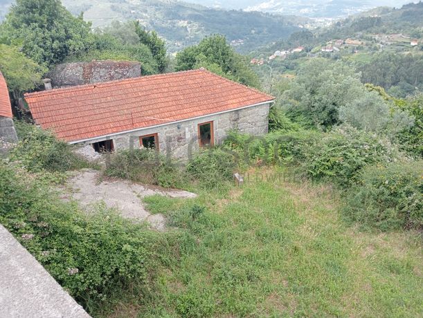 Moradia + Terreno · Arcos de Valdevez