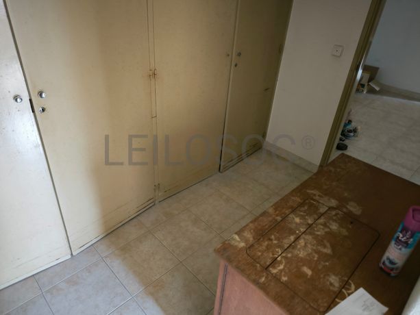 Proporção de 1/2 + Quinhão Hereditário · Apartamento T2 · Sintra