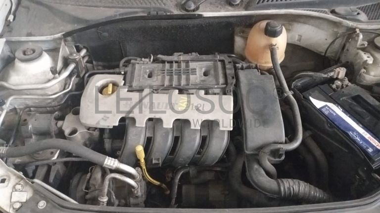 Renault Clio · Ano 2004