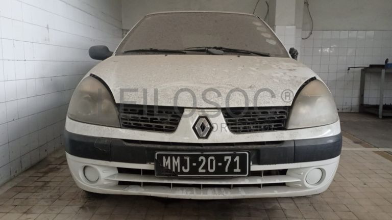 Renault Clio · Ano 2004