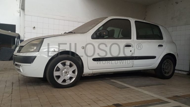 Renault Clio · Ano 2004