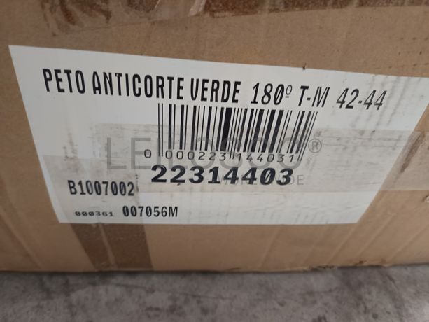 CALÇAS COM PEITO ANTICORTE