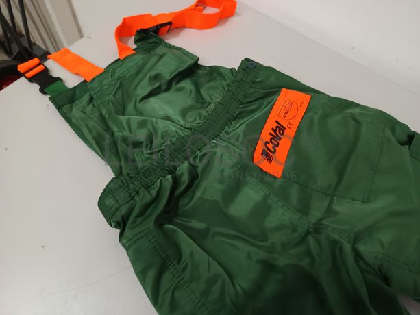 CALÇAS COM PEITO ANTICORTE