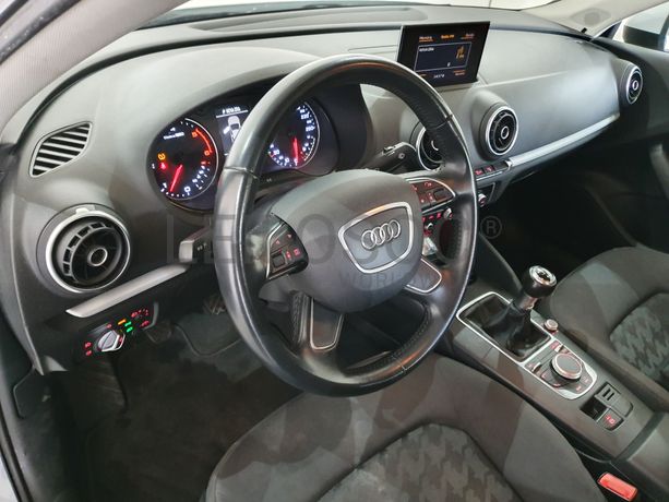 Audi A3 · Ano 2015