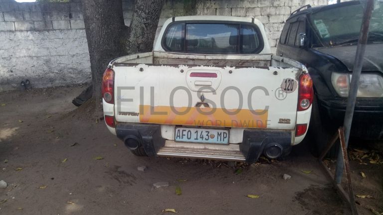 Mitsubishi Triton 2.5 HP · Ano 2015