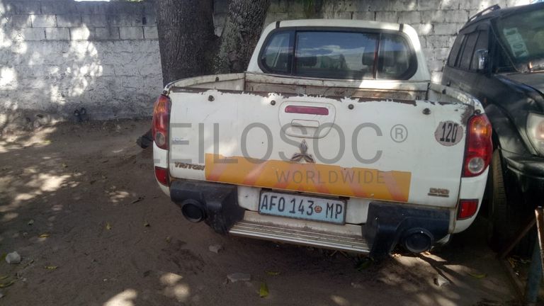 Mitsubishi Triton 2.5 HP · Ano 2015