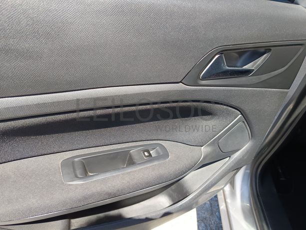 Peugeot 308 · Ano 2014