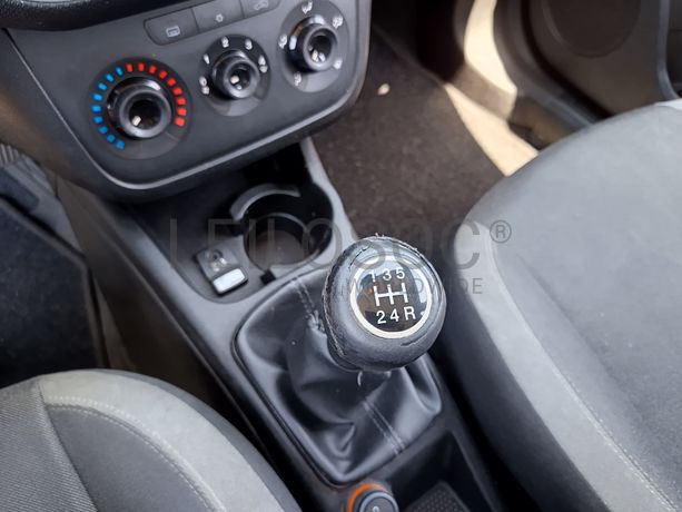 Fiat Punto · Ano 2013