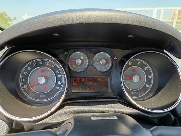 Fiat Punto · Ano 2013