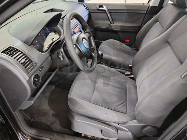 Volkswagen Polo · Ano 2005