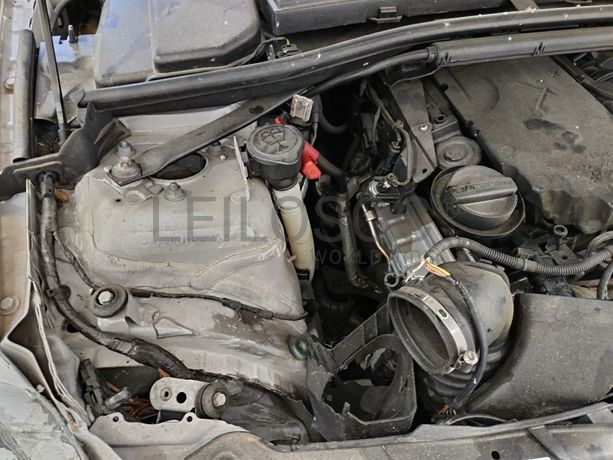 BMW 320D · Ano 2010