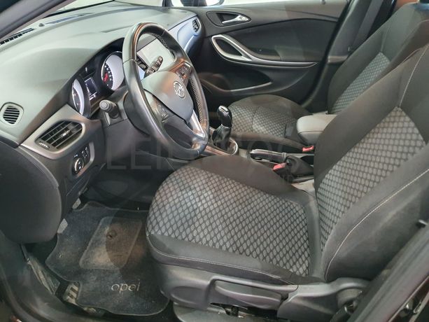 Opel Astra · Ano 2018