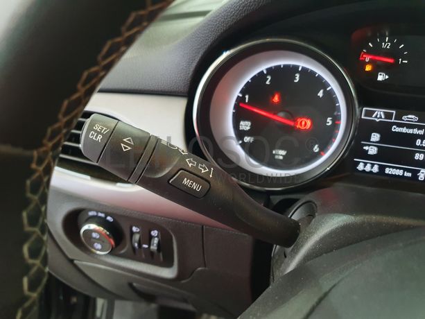 Opel Astra · Ano 2018