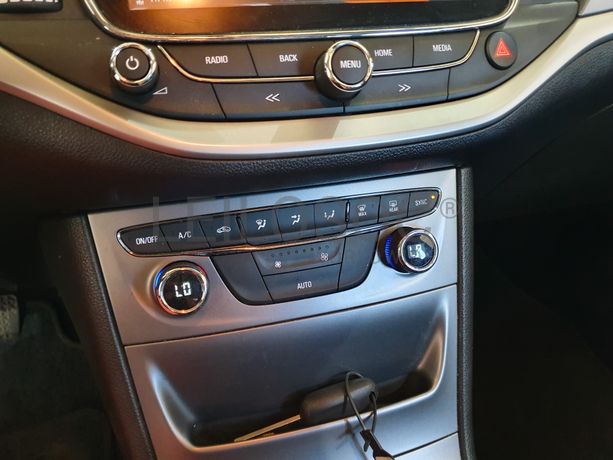 Opel Astra · Ano 2018