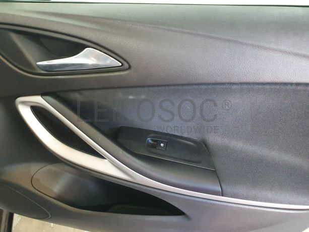 Opel Astra · Ano 2018