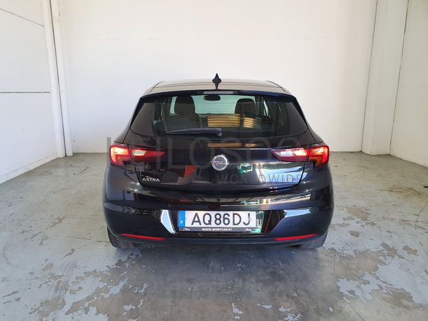 Opel Astra · Ano 2018