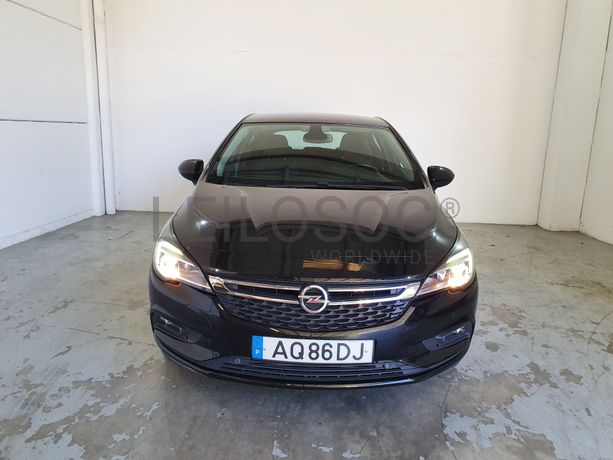 Opel Astra · Ano 2018