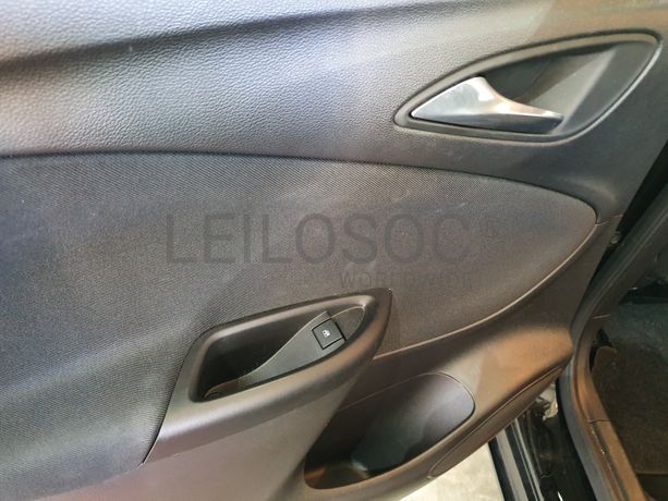 Opel Astra · Ano 2018