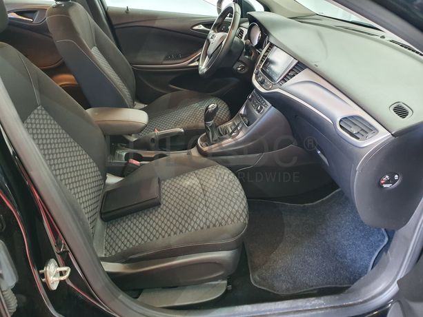 Opel Astra · Ano 2018