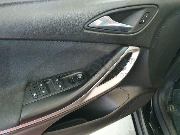 Opel Astra · Ano 2018