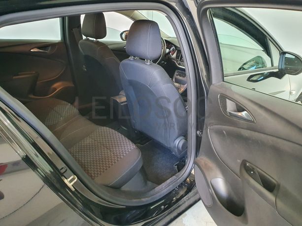 Opel Astra · Ano 2018