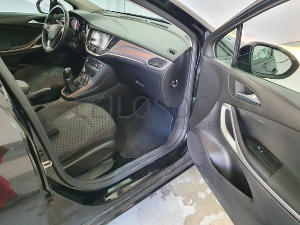 Opel Astra · Ano 2018