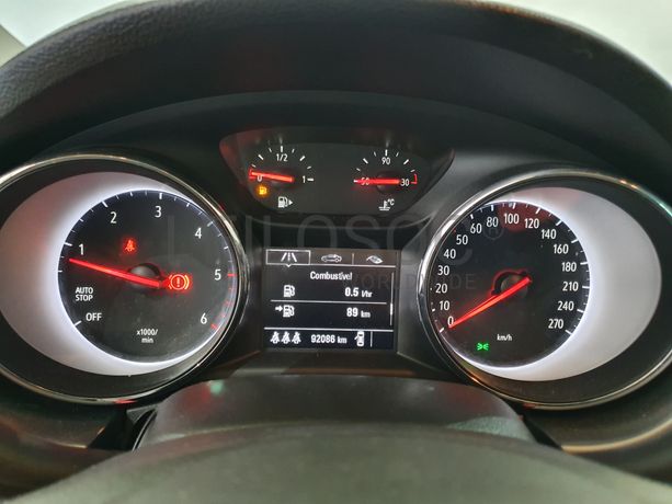 Opel Astra · Ano 2018