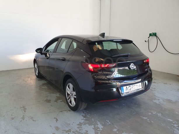 Opel Astra · Ano 2018
