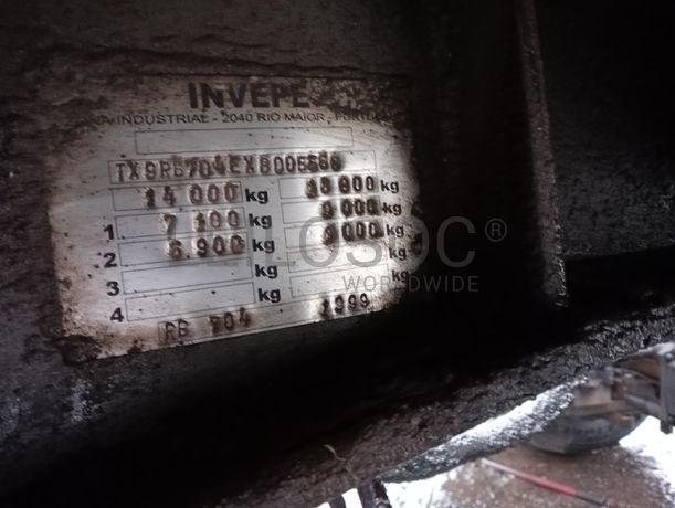 Reboque porta contentores