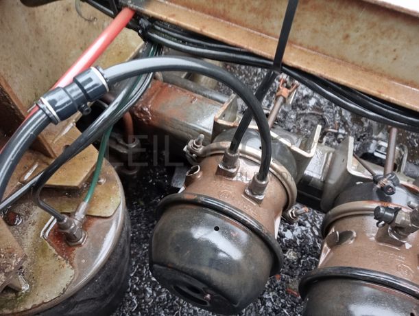 Reboque porta contentores