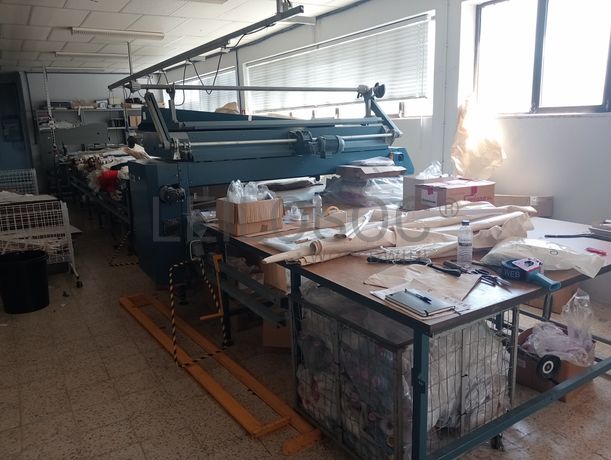 Carro de Estender Malha · Tesoura e Régua de corte · Serra de fita