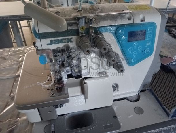 Máquinas de Ponto Corrido · Máquinas de Corte e Cose · Bobinador