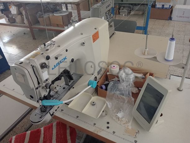 Mesa de Dobrar · Máquinas de Pregar Botões · Máquina de Casear · Máquinas de Ponto Corrido · Máquina de 2 Agulhas