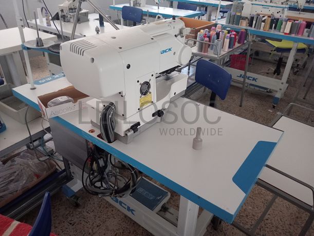 Mesa de Dobrar · Máquinas de Pregar Botões · Máquina de Casear · Máquinas de Ponto Corrido · Máquina de 2 Agulhas