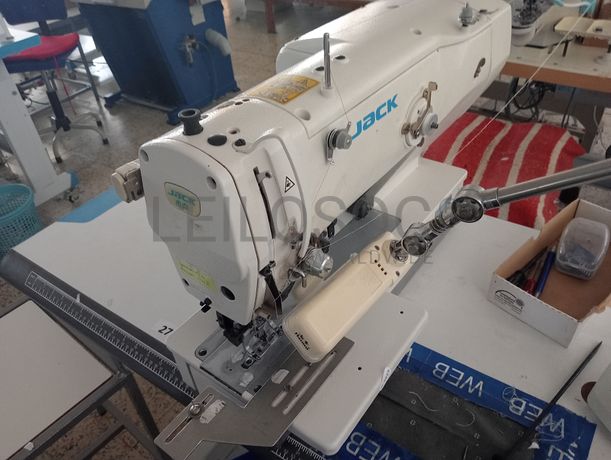 Mesa de Dobrar · Máquinas de Pregar Botões · Máquina de Casear · Máquinas de Ponto Corrido · Máquina de 2 Agulhas