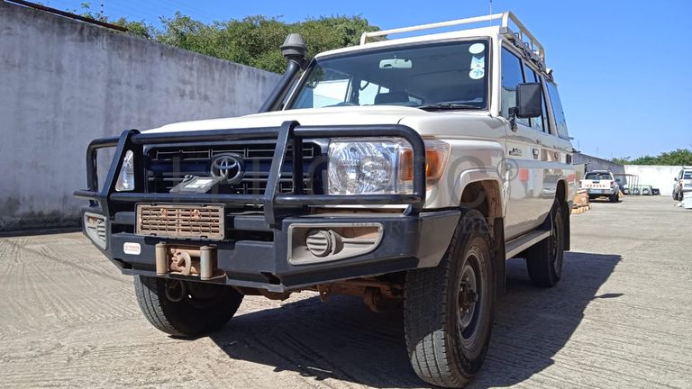 Toyota Land Cruiser · Ano 2016