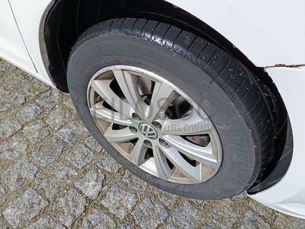 Volkswagen Touran 2.0 TDI · Ano 2012