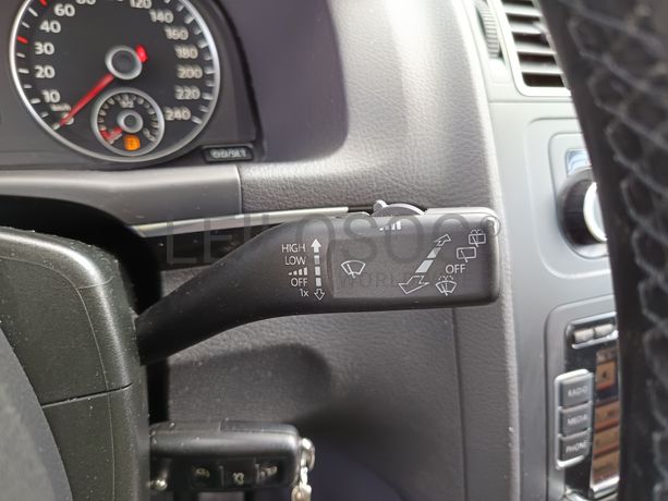 Volkswagen Touran 2.0 TDI · Ano 2012