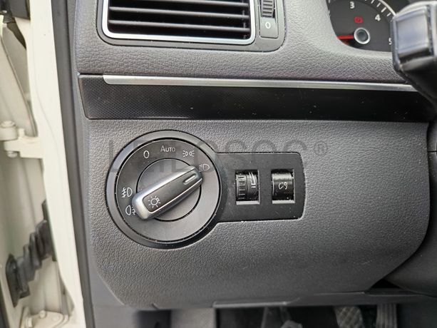 Volkswagen Touran 2.0 TDI · Ano 2012