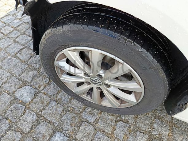 Volkswagen Touran 2.0 TDI · Ano 2012